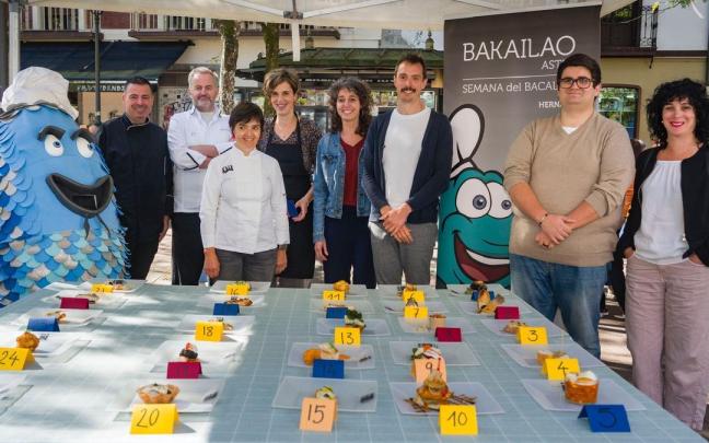 El jurado profesional y representantes de la organización