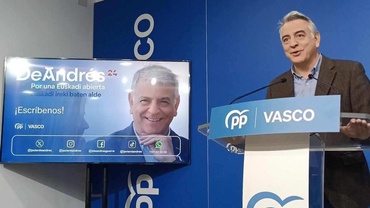 El presidente del PP vasco, Javier de Andrés, en un acto de su partido esta semana.
