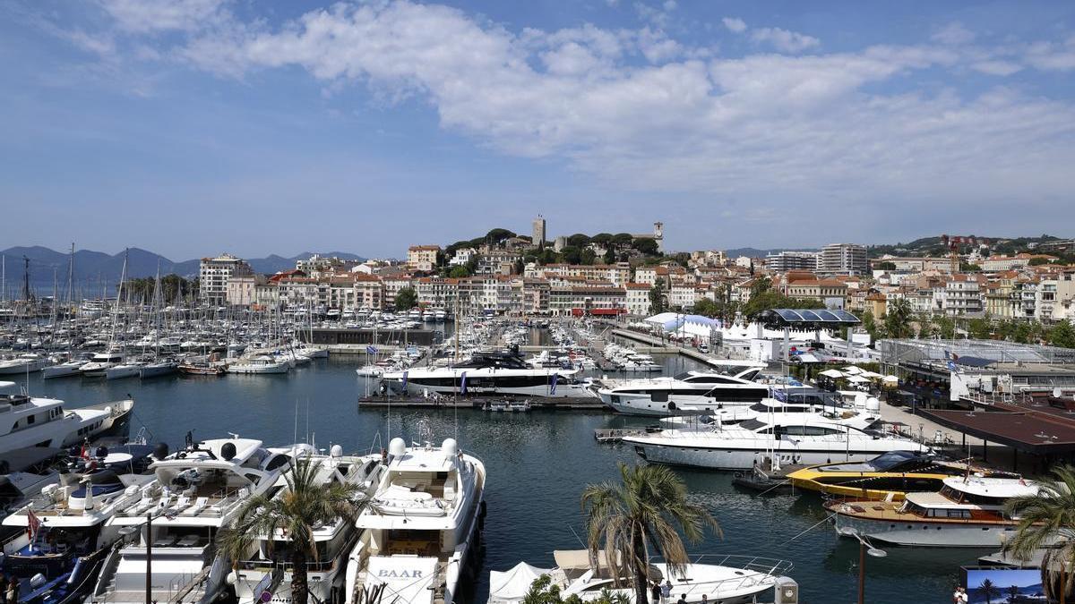 Vista aérea del puerto de Cannes durante la 78ª edición del festival.
