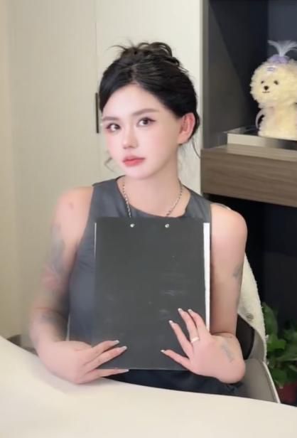 Abby lo intentó todo por alcanzar esa perfección estética que veía en las redes sociales.