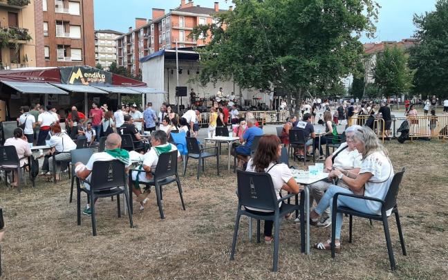 El txosnagune del parque Juan Urrutia de Amurrio en una pasada edición festiva