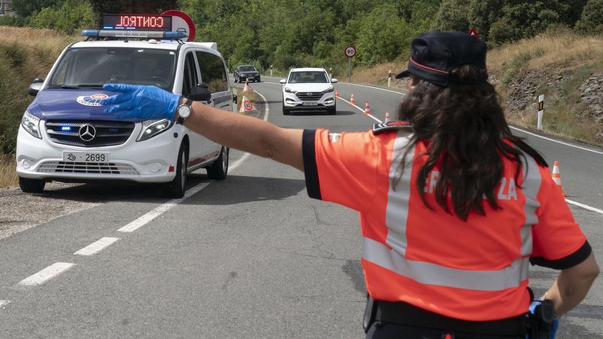 Un control de alcohol y drogas de la Ertzaintza.