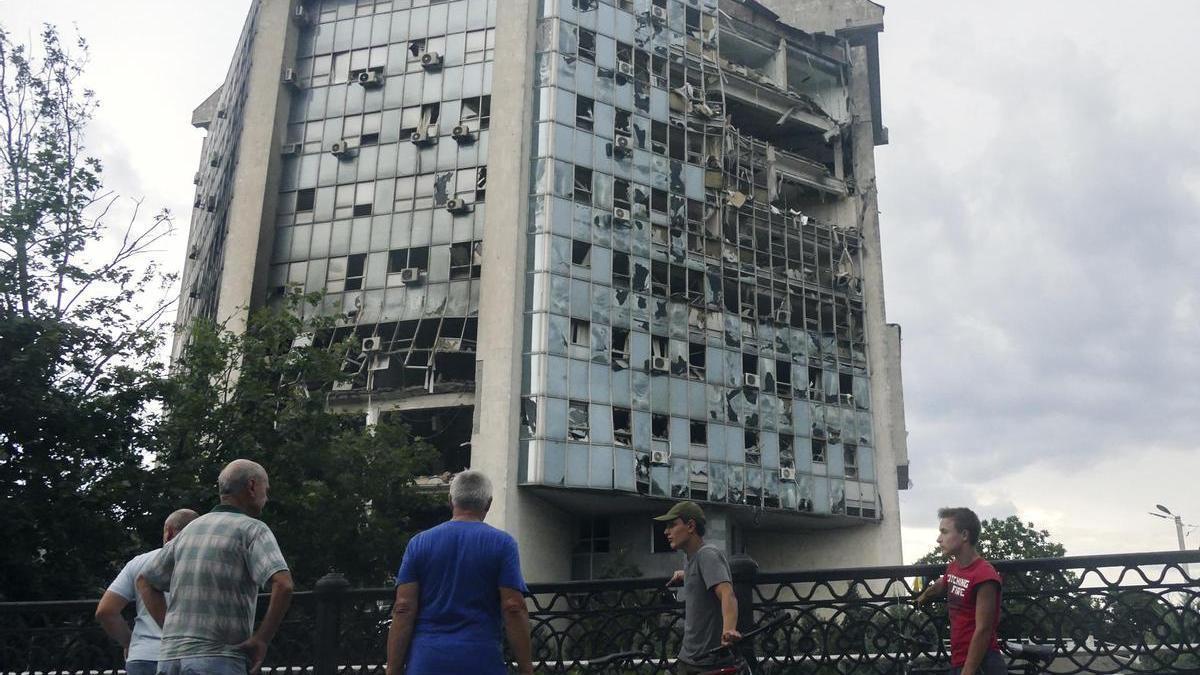 Los destrozos causados por un ataque ruso en las últimas horas en Izmail, al sur de Ucrania.