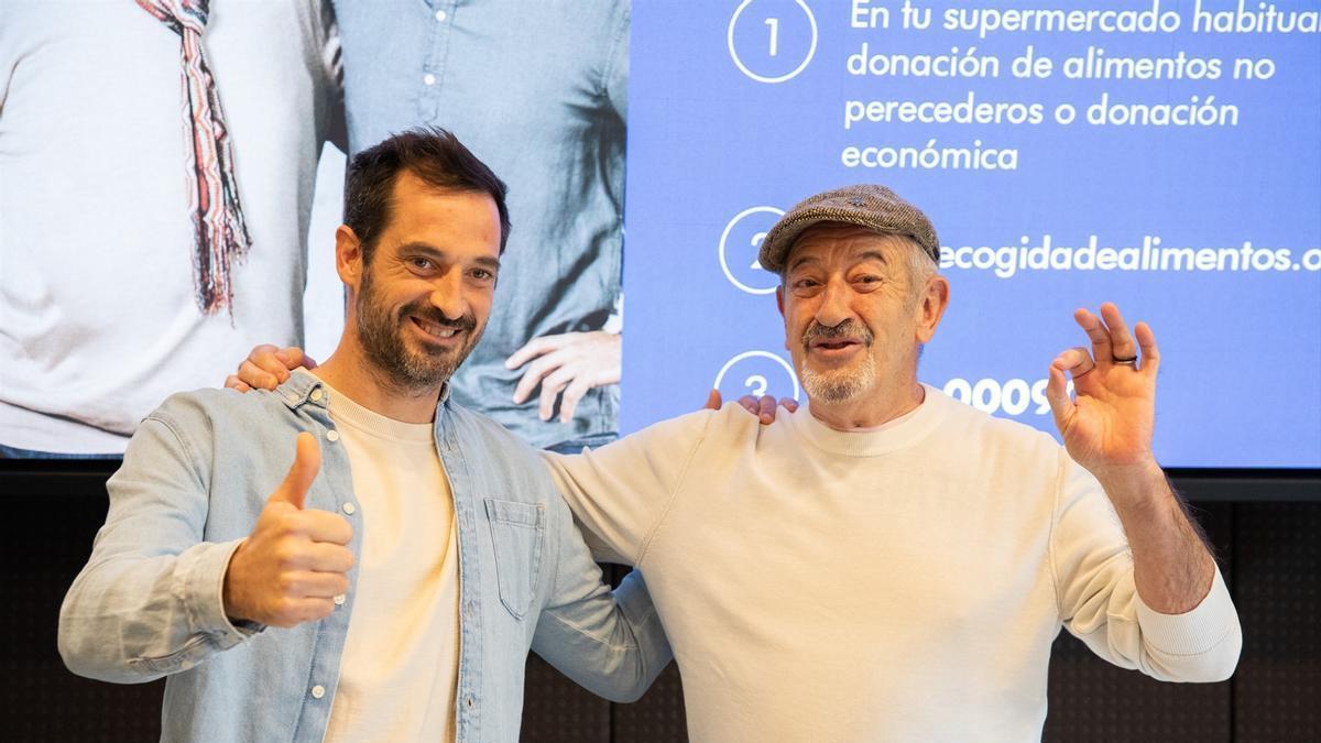Joseba Arguiñano posando junto a su padre, Karlos Arguiñano