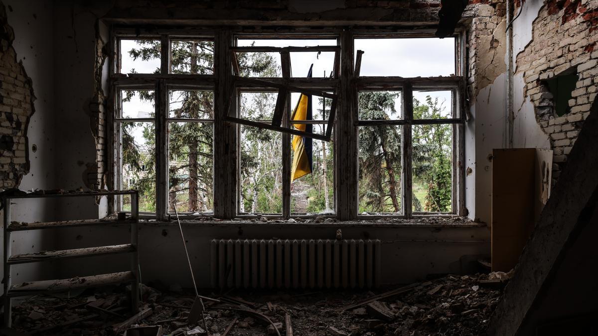 Imagen de una vivienda destruida en la región de Donetsk
