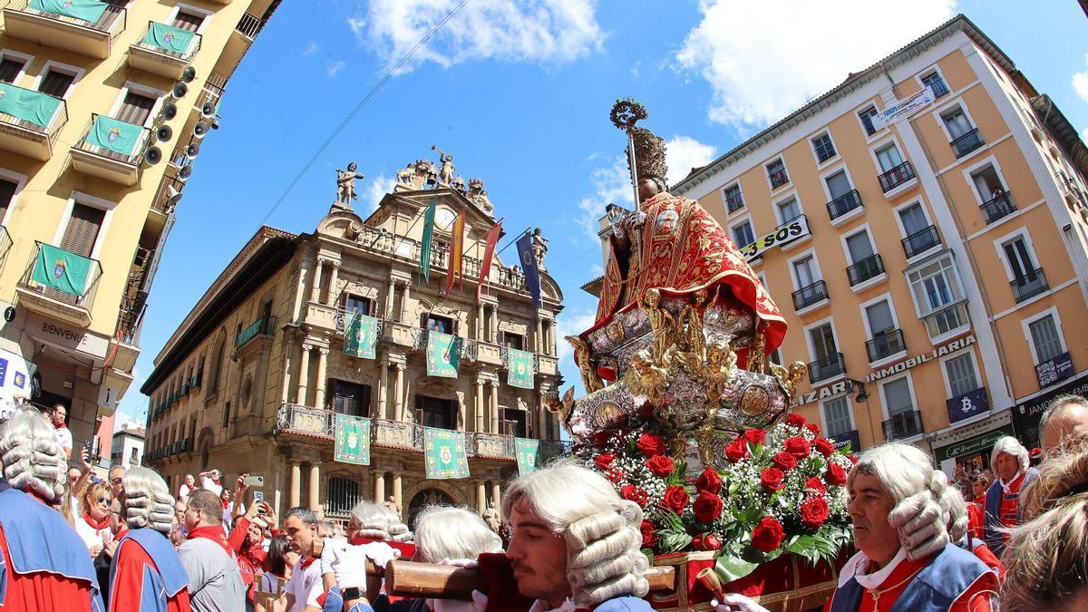 Nuestras fiestas, de la realidad fotográfica a la recreación por IA