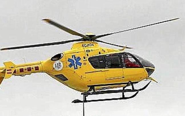 Un helicóptero, en Urgencias. Un helicóptero, en Urgencias.
