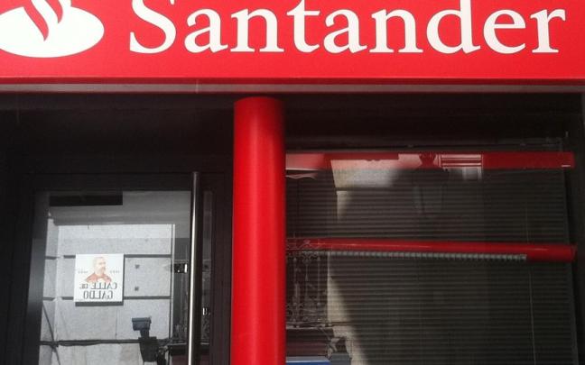 El acuerdo entre el Santander y los sindicatos fija el umbral mínimo en los 55 años