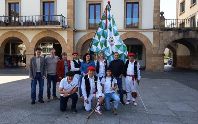 Presentación del Ezpatadantzari Eguna en Amorebieta-Etxano.