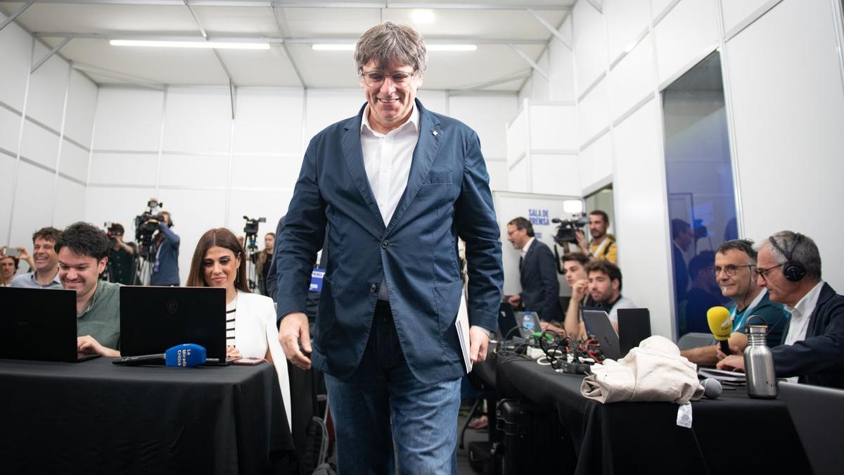 Carles Puigdemont comparece ante los medios en Argelès (Francia)