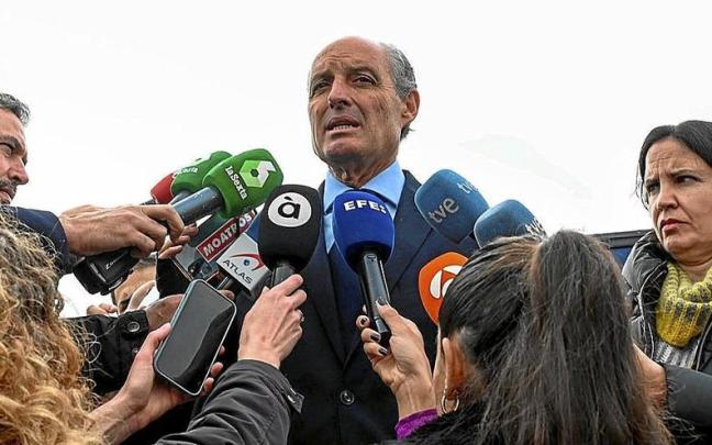 Francisco Camps, expresidente de la Generalitat valenciana, atendiendo ayer a los medios. | FOTO: EFE