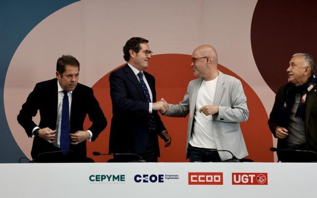 A la firma del acuerdo no ha asistido ningún miembro del Ejecutivo.