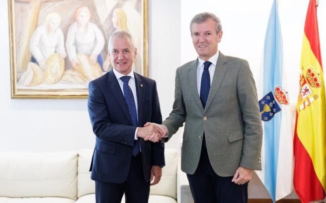 Iñigo Urkullu, presidente de la Fundación eAtlantic, y Alfonso Rueda, presidente de la Xunta de Galicia
