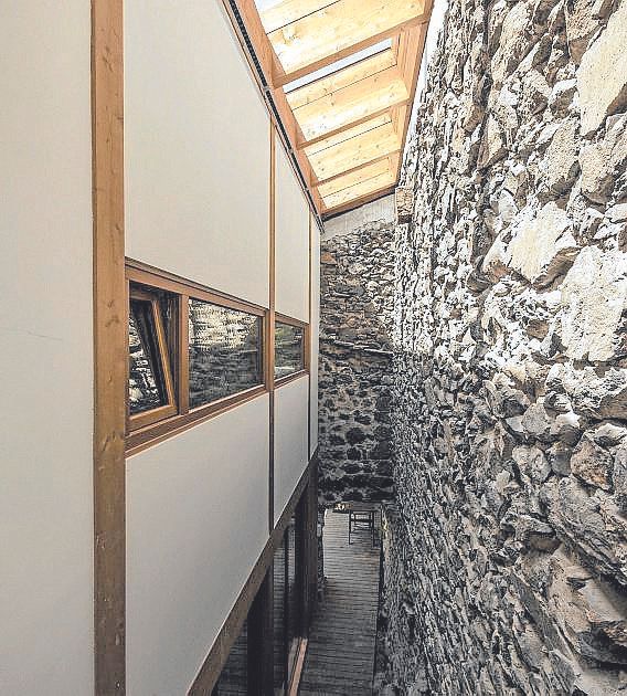 Legarda baserriaren barrualdea, arkitektura afektiboaren printzipioak jarraituz.