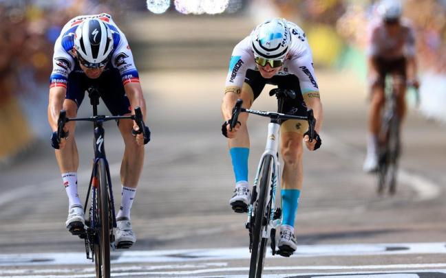 Asgreen y Mohoric, en su duelo por la victoria.