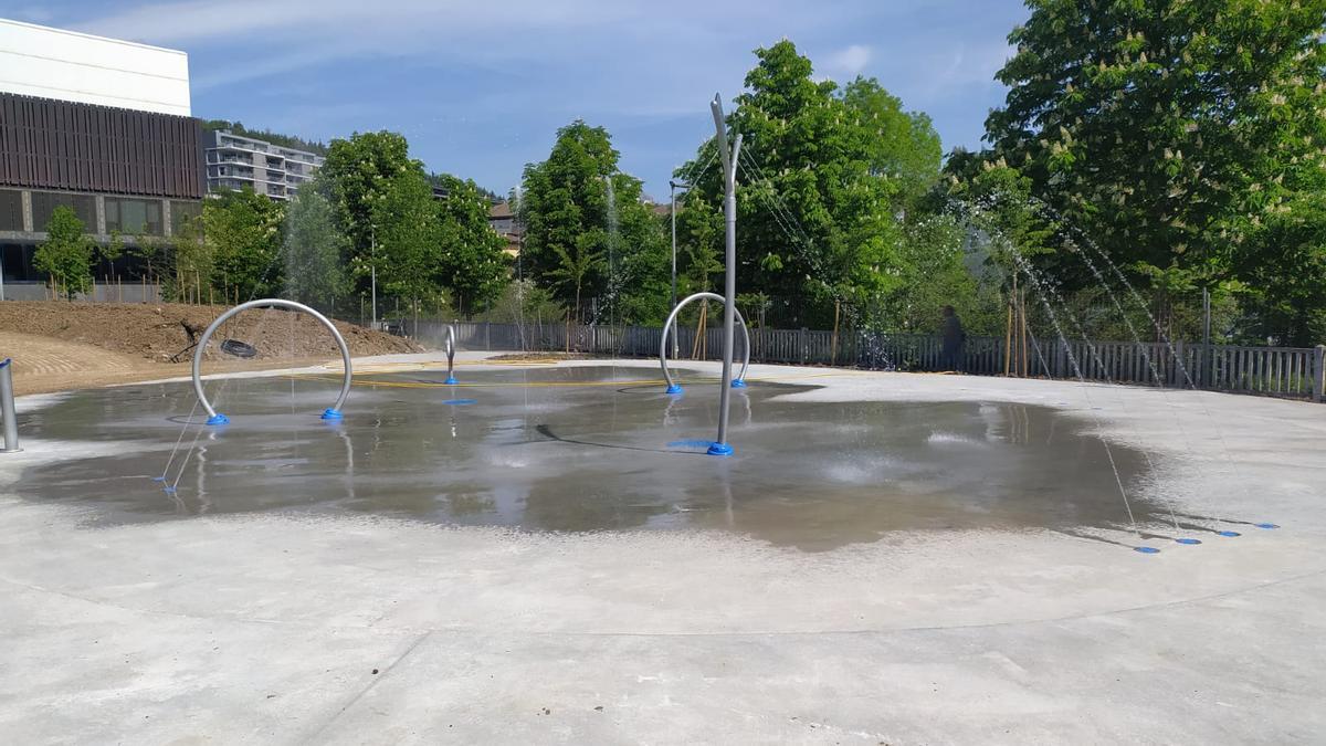 Pruebas que se han realizado estos días para el buen funcionamiento del parque de chorros de agua.