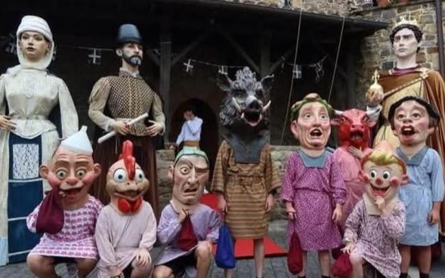 Los gigantes y txorimalos volverán a poner colorido y ritmo a las fiestas. / Zubillagako jaixak. Los gigantes y txorimalos volverán a poner colorido y ritmo a las fiestas.