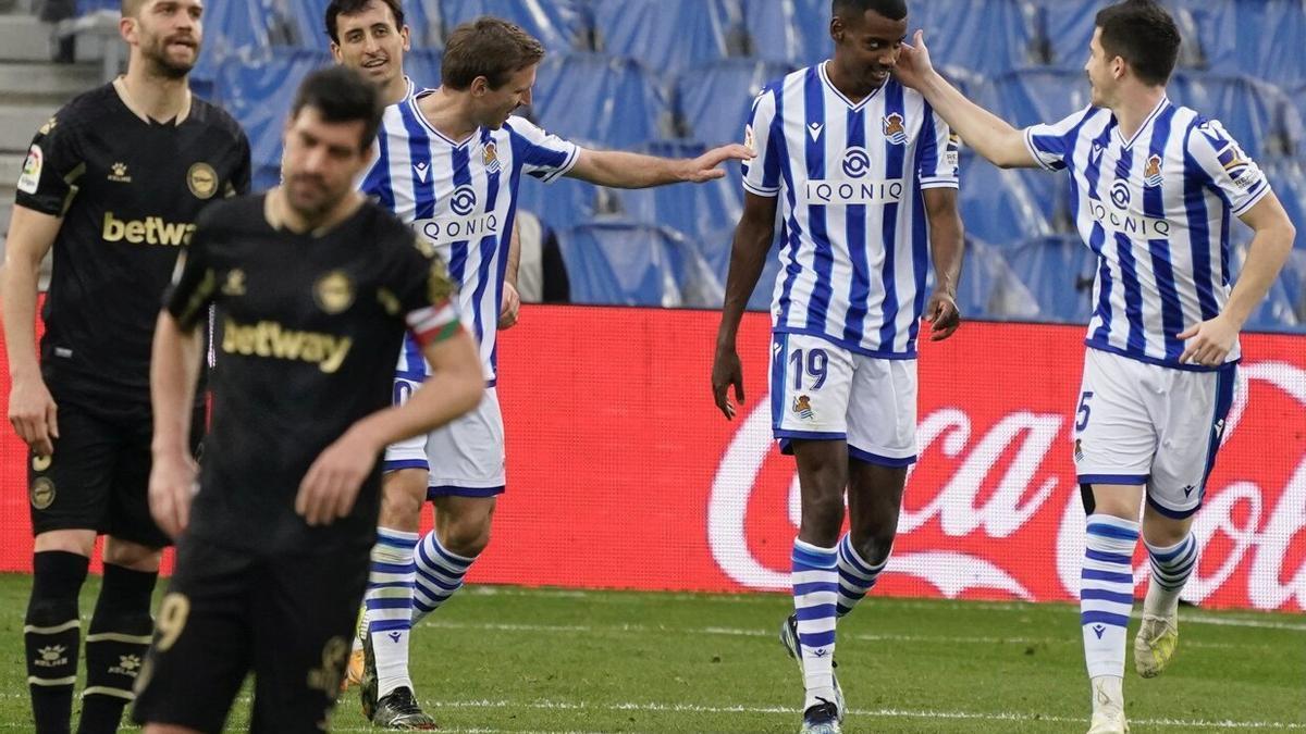 Entre los dos partidos de 2021 ante el Manchester United, la Real goleó al Alavés en Anoeta (4-0).