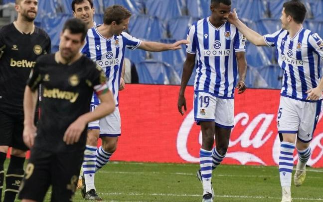 Entre los dos partidos de 2021 ante el Manchester United, la Real goleó al Alavés en Anoeta (4-0).