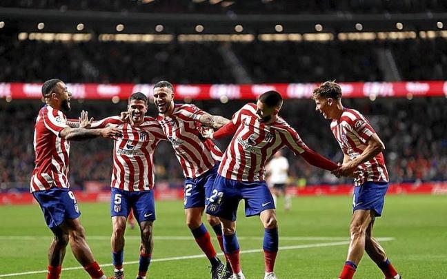 Los jugadores del Atlético, celebrando uno de los goles. Los jugadores del Atlético, celebrando uno de los goles.