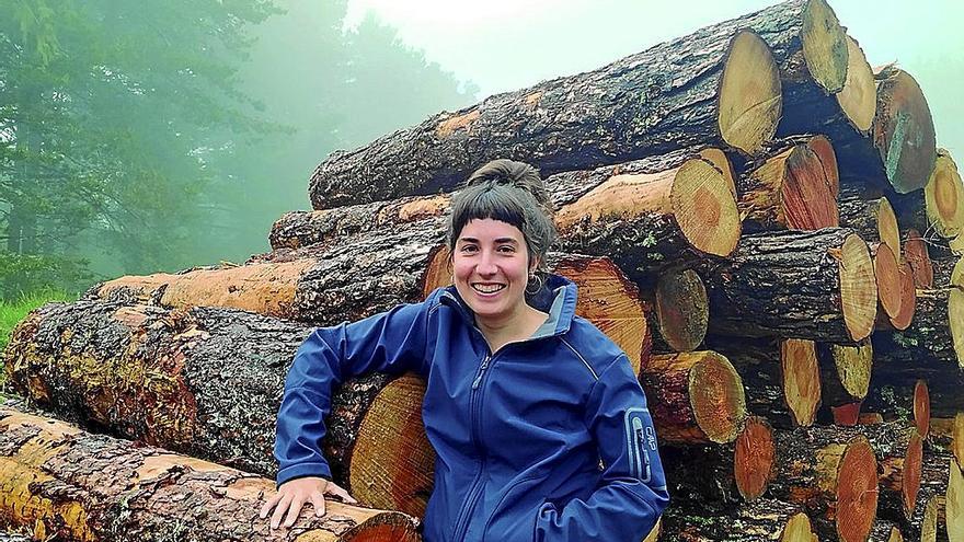 La joven Jone Alastuey siente la tierra que habita y se compromete con la sociedad rural.