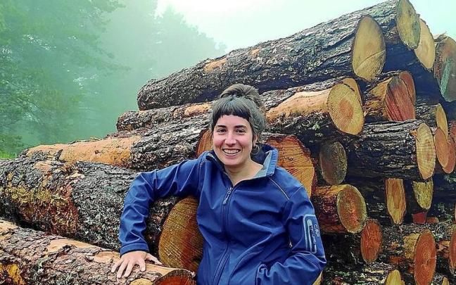 La joven Jone Alastuey siente la tierra que habita y se compromete con la sociedad rural.