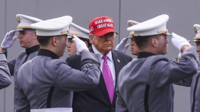 Donald Trump a su llegada a la academia militar de West Point. / EFE Donald Trump a su llegada a la academia militar de West Point.