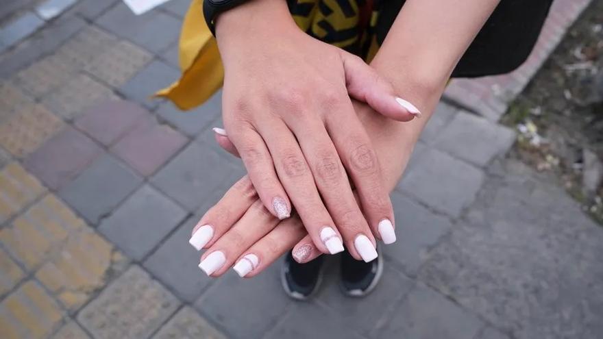 La UE prohíbe el uso de una sustancia muy utilizada en esmaltes de uñas por ser tóxica