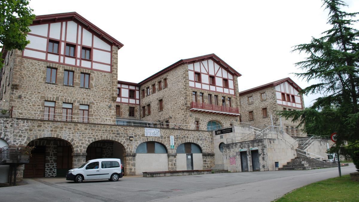 Edificio del Refor en Amurrio, en la actualidad