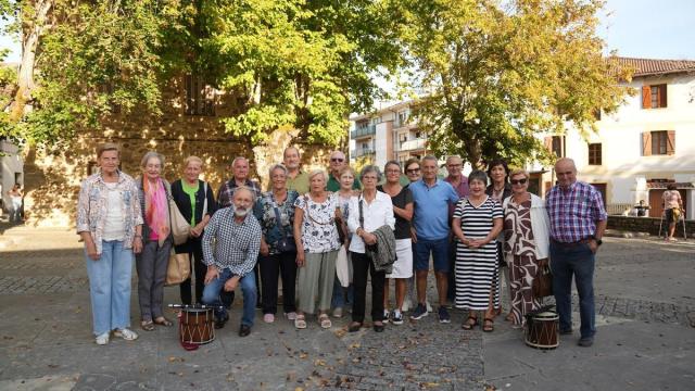 La Asociación de la Tercera Edad de Busturia estuvo bien representada por Jabi A., Kutxu, Isabel, F.co Javier I. , Begoña, Javier E., Leonor, Conchi, Marta, Ramón, Conchi S., Rosa, Juan, Román, Luis y Arantza.