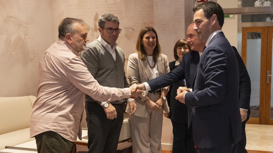 El lehendakari se reune con representantes del sindicato UGT.