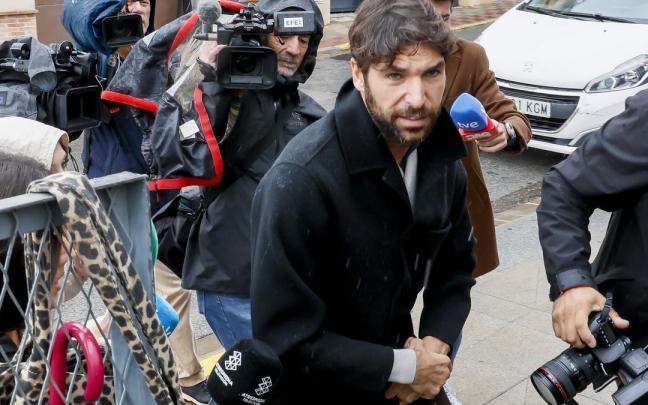 Cayetano Rivera, a su llegada al Tribunal de Instancia de Alcalá de Guadaíra.