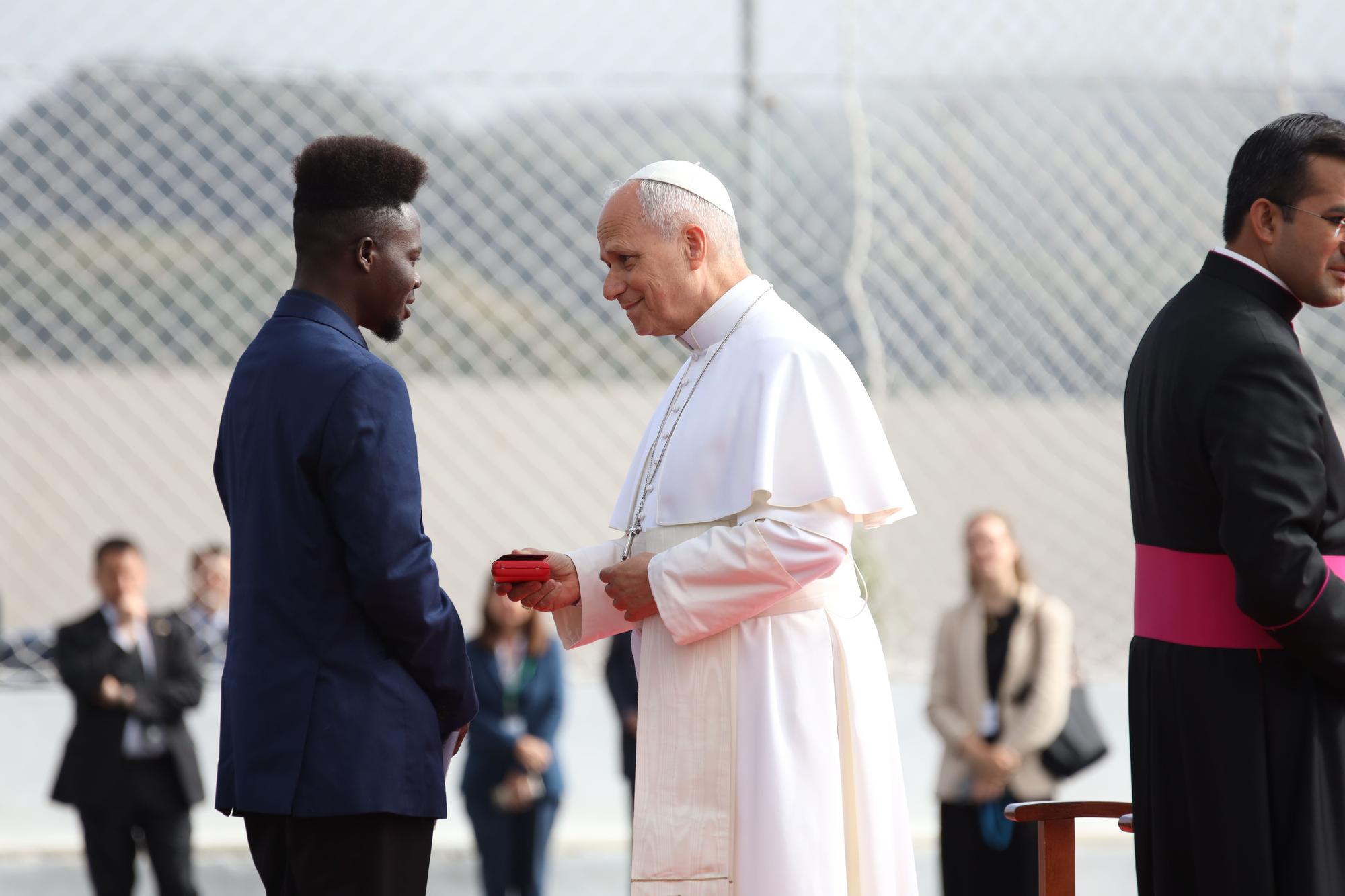 El papa se reúne con un grupo de migrantes en Tenerife