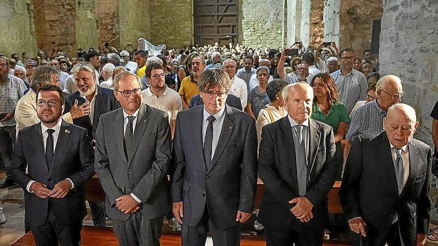 Pere Aragonès, Quim Torra, Carles Puigdemont, José Montilla y Jordi Pujol, ayer en el homenaje a Pau Casals. | FOTO: EFE