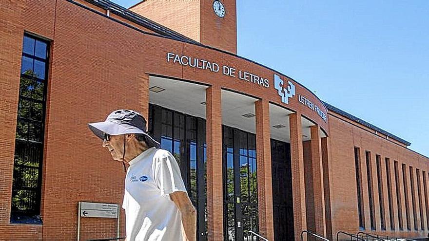 Fakultate baten kanpoko irudia. | ARGAZKIA: EFE