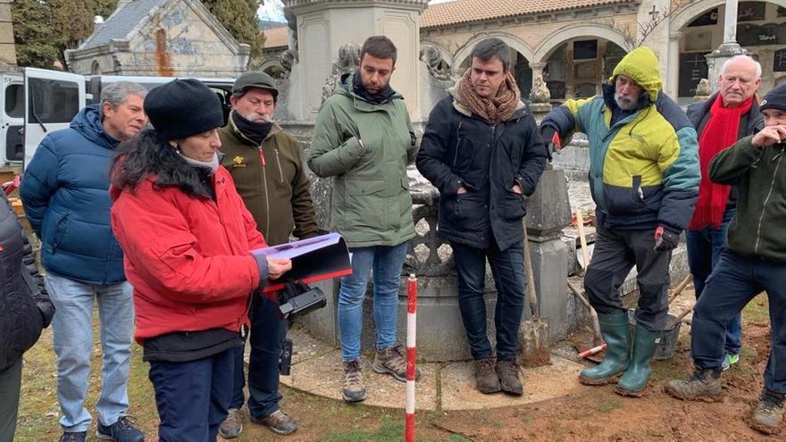 El sábado se recuperaron los restos de Pedro Asua en el cementerio de Jaca, en Huesca.