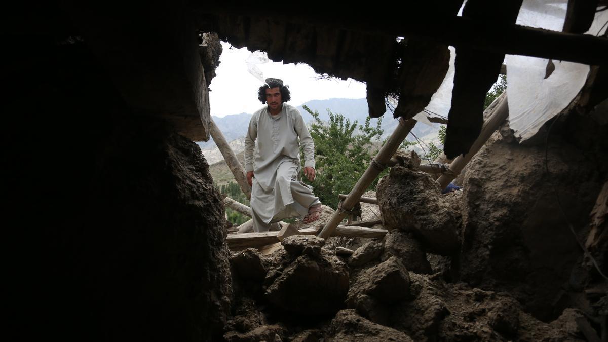 Una devastadora cadena de terremotos que deja más de 2.000 fallecidos en Afganistán