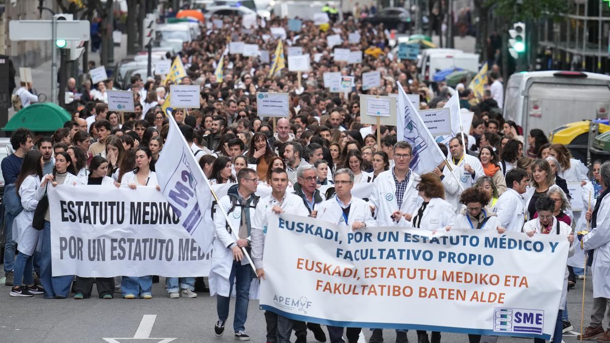 Los médicos mantienen el pulso con Sanidad en una nueva huelga contra el estatuto marco