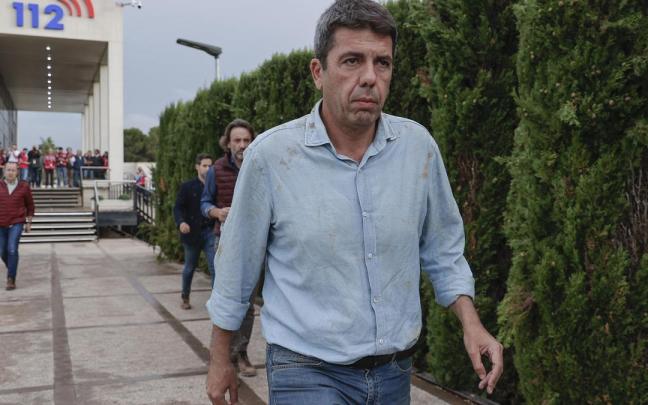 El presidente de Valencia, Carlos Mazón en el Centro de Emergencias de la Generalitat valenciana / Manuel Bruque El presidente de Valencia, Carlos Mazón en el Centro de Emergencias de la Generalitat valenciana
