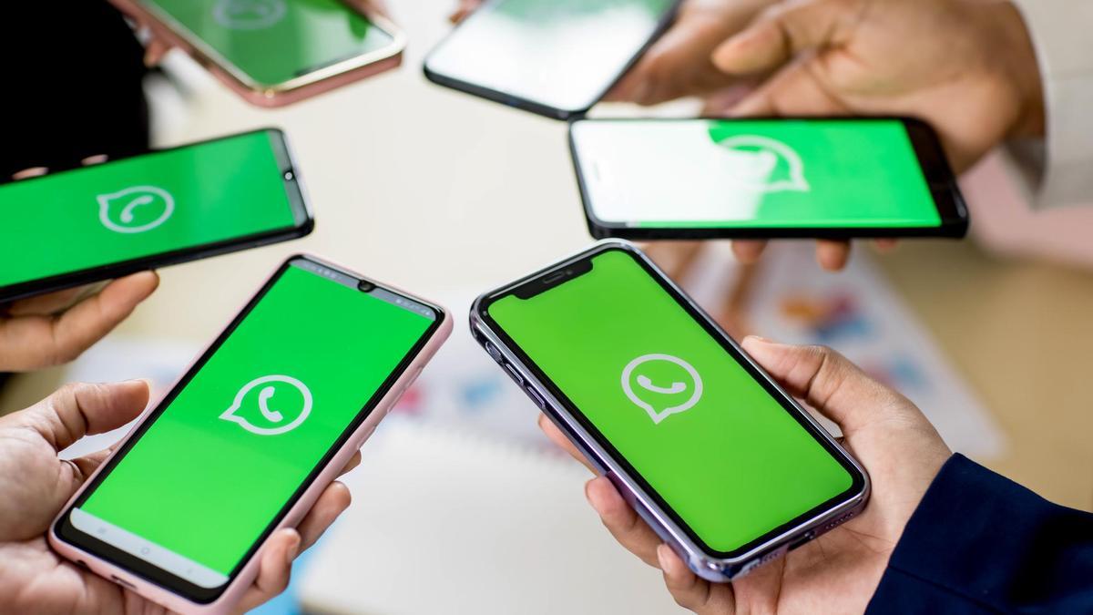 La intensa actividad de un grupo de WhatsApp puede hacer que se queden en el limbo mensajes significactivos.