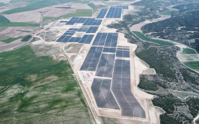Planta fotovoltaica de Forestalia en la provincia de Zaragoza. Planta fotovoltaica de Forestalia en la provincia de Zaragoza.