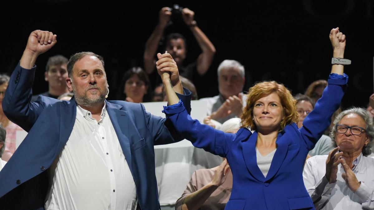 El expresidente de ERC, Oriol Junqueras y la líder de ERC en el Ayuntamiento de Barcelona, Elisenda Alamany, encabezan la lista.