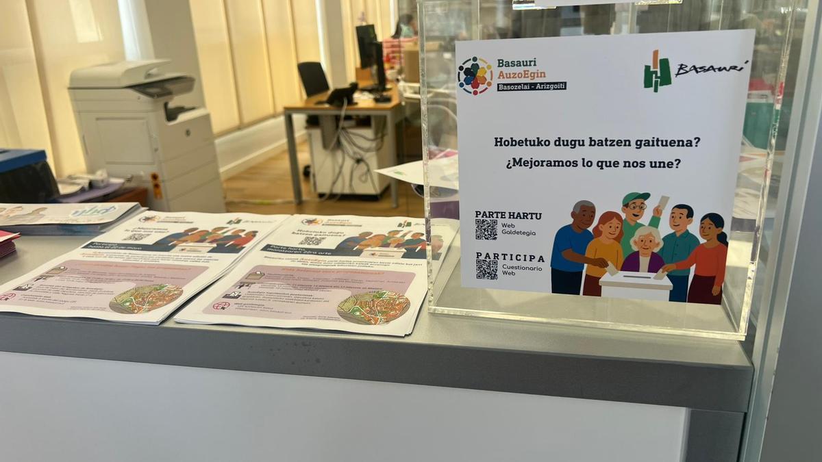 Las urnas para depositar lo cuestionarios están en dependencias y espacios públicos
