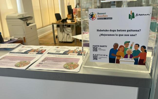 Las urnas para depositar lo cuestionarios están en dependencias y espacios públicos