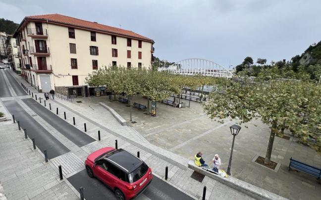 La sesión de seguridad vial en Ondarroa busca concienciar a las personas mayores sobre sus desplazamientos diarios.