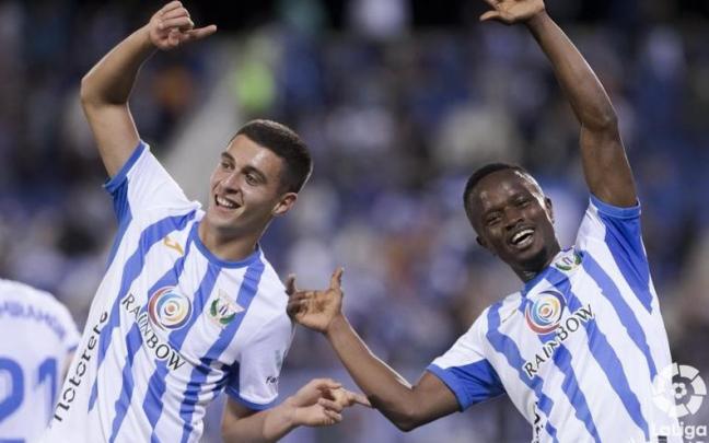 Jon Karrikaburu celebra su gol. / LALIGA