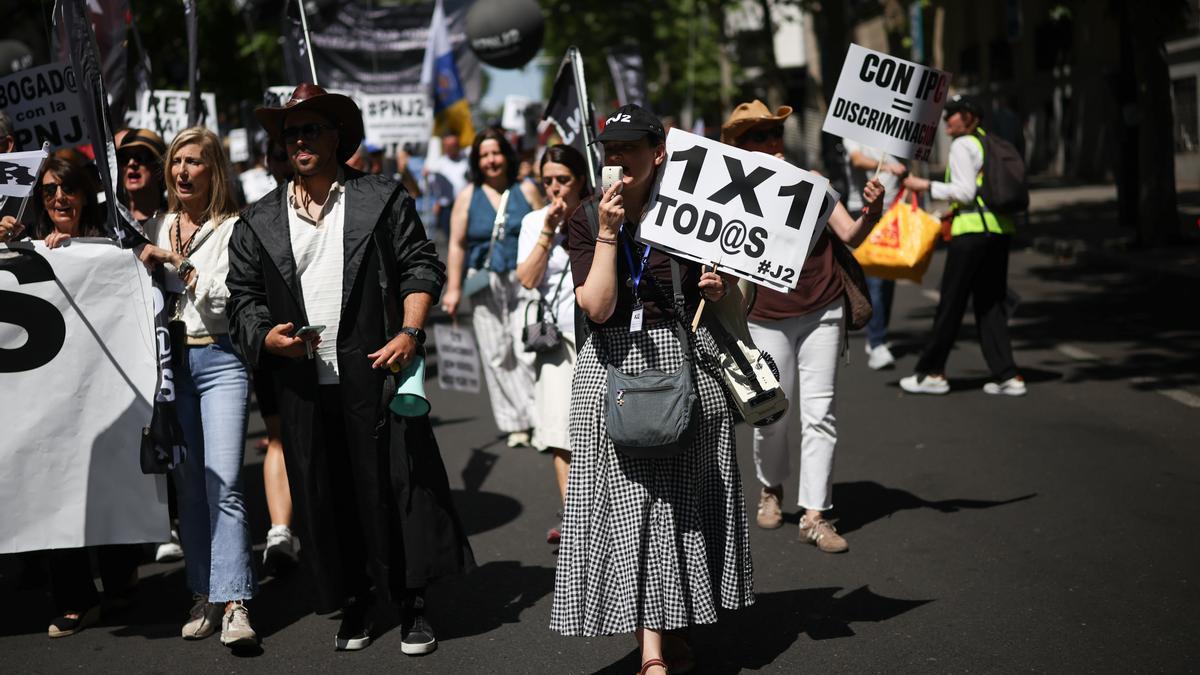 Manifestación de mutualistas para exigir al RETA una pasarela sin exclusiones