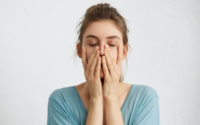 La miastenia gravis afecta a acciones tan cotidianas como caminar, comer, hablar, ver o incluso respirar.