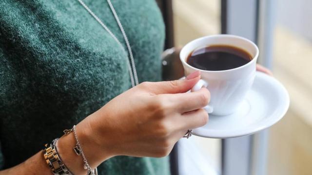 La cafeína actúa como estimulante del sistema nervioso central
