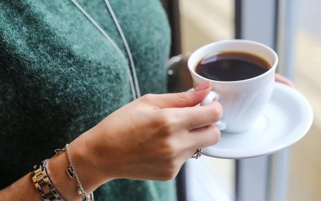 La cafeína actúa como estimulante del sistema nervioso central